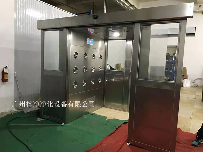 貨淋室是人員和貨物進入潔凈室所必需的通道，它可以減少貨物進出潔凈室所帶來的污染問題。