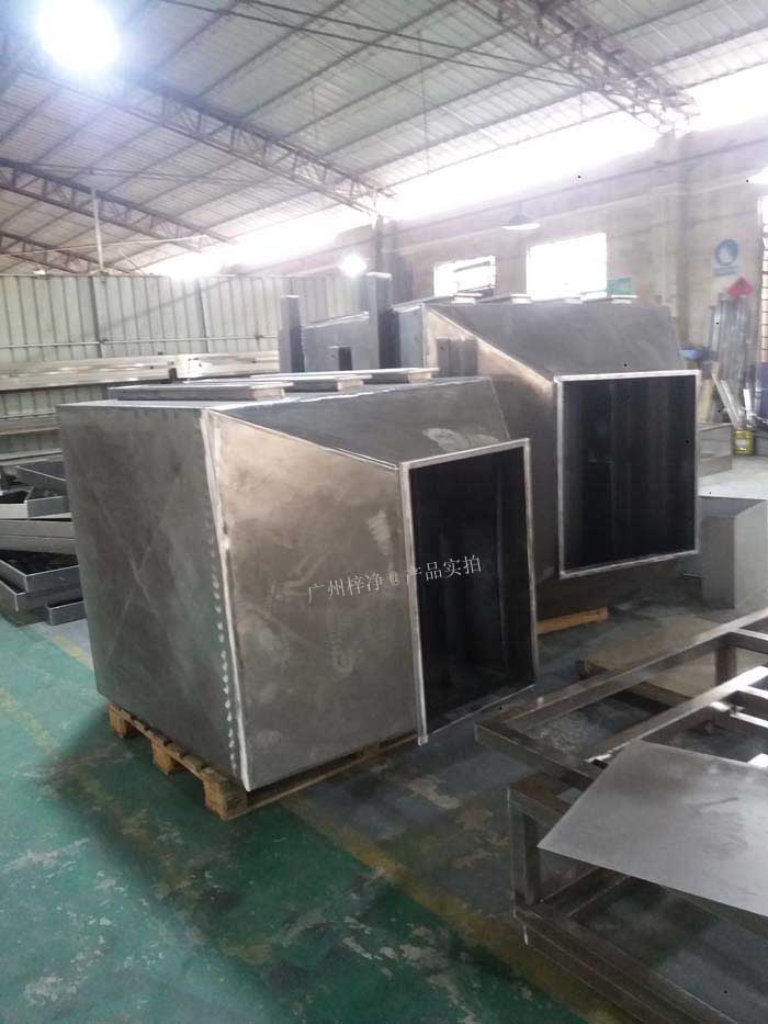 增壓新風柜可根據不同的通風管道布局，訂做不同的進出風口方向的風柜；
