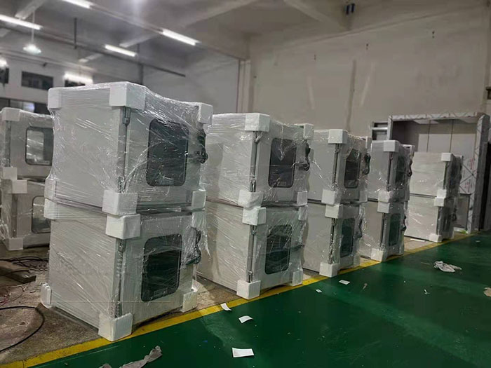 凈化車間傳遞窗成為不可或缺的設備。