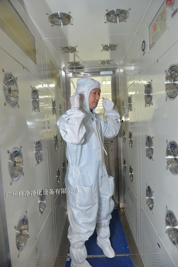 正確操作風淋室對于保障工作人員健康、維持生產環境的潔凈度至關重要。