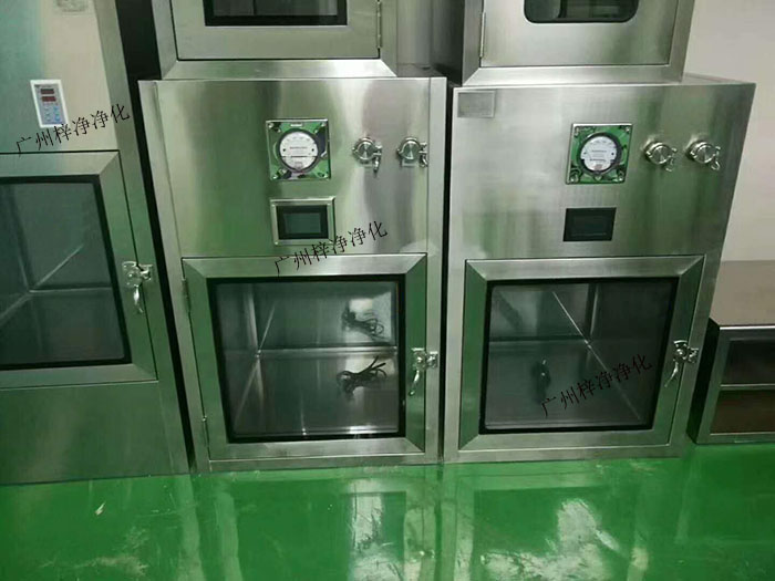 層流傳遞窗適用于需要隔離不同潔凈度級別的房間，如潔凈室與普通房間之間的連接、不同潔凈度級別潔凈室之間的連接等。